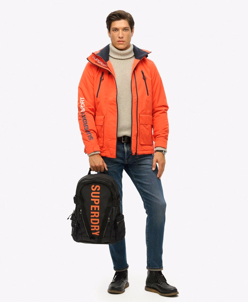 Mochila com estampa de lona de montanha