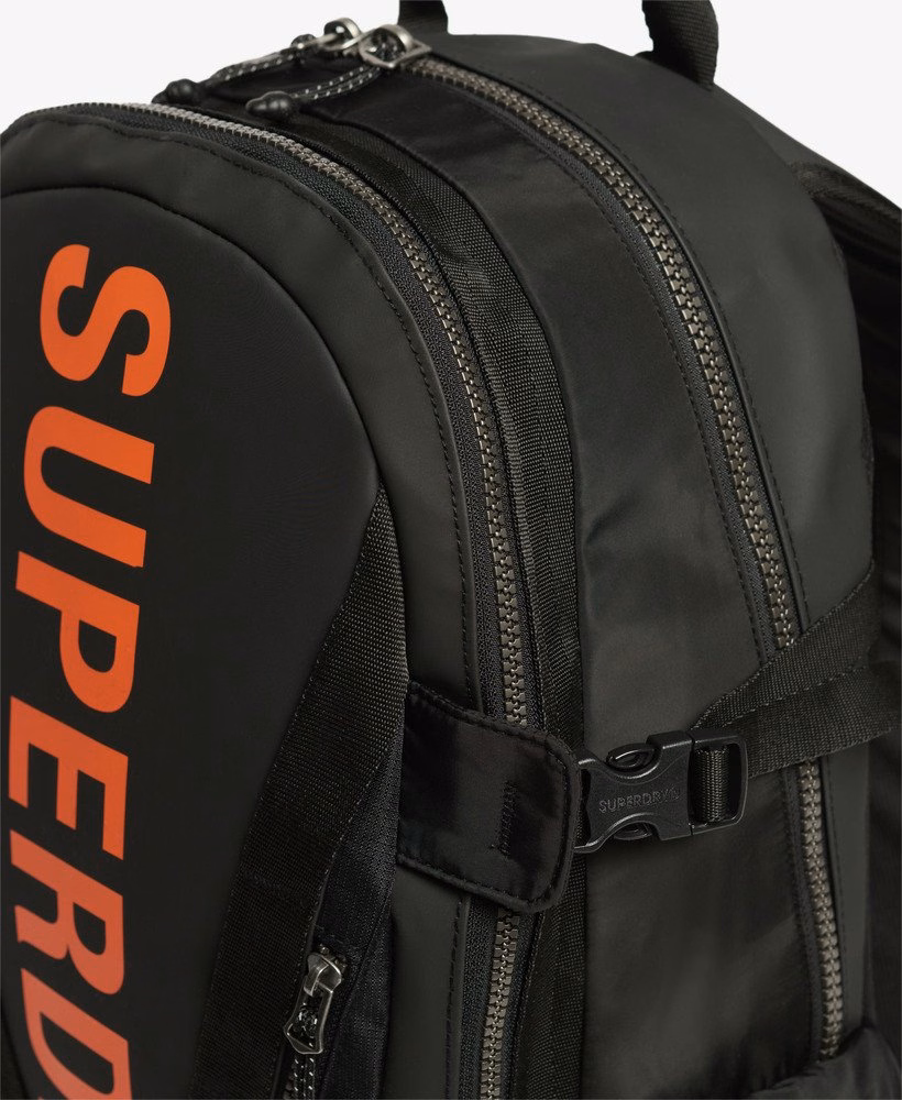 Mochila com estampa de lona de montanha
