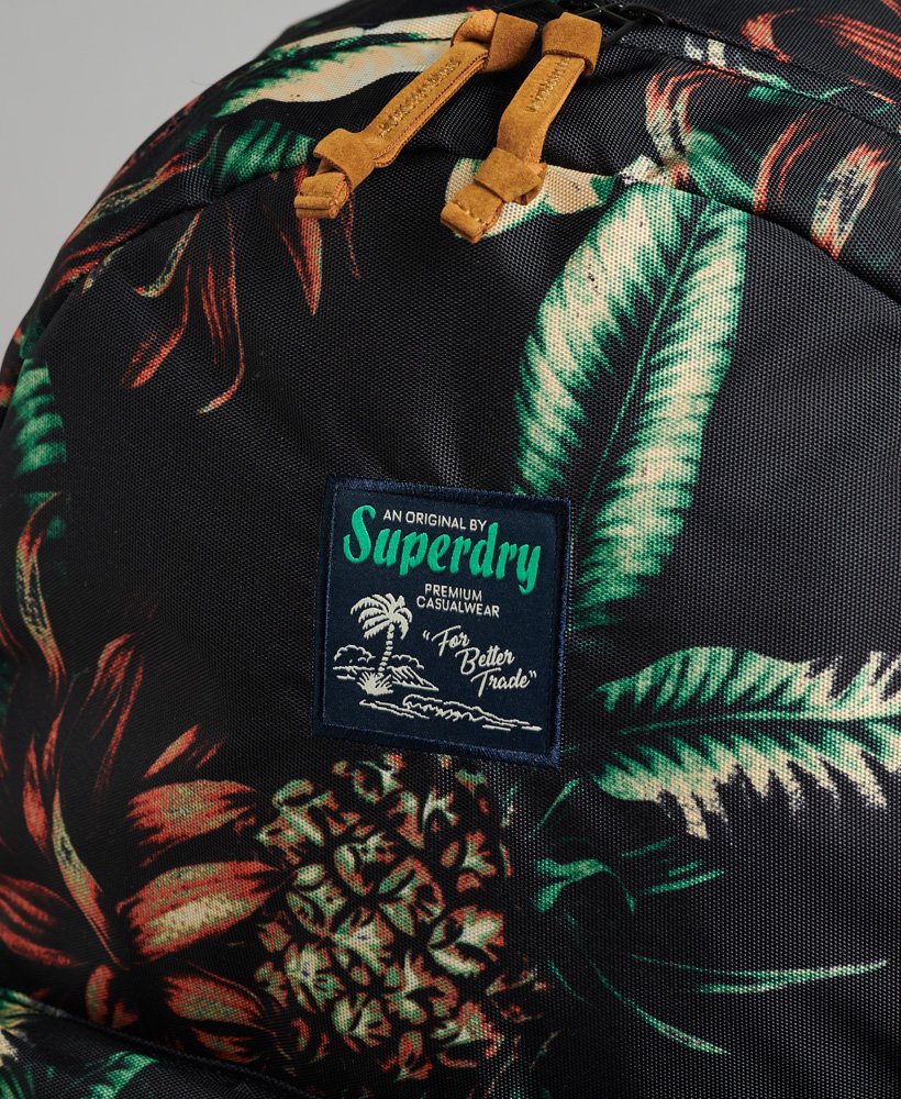 mochila montana estampada com abacaxi preto aop.