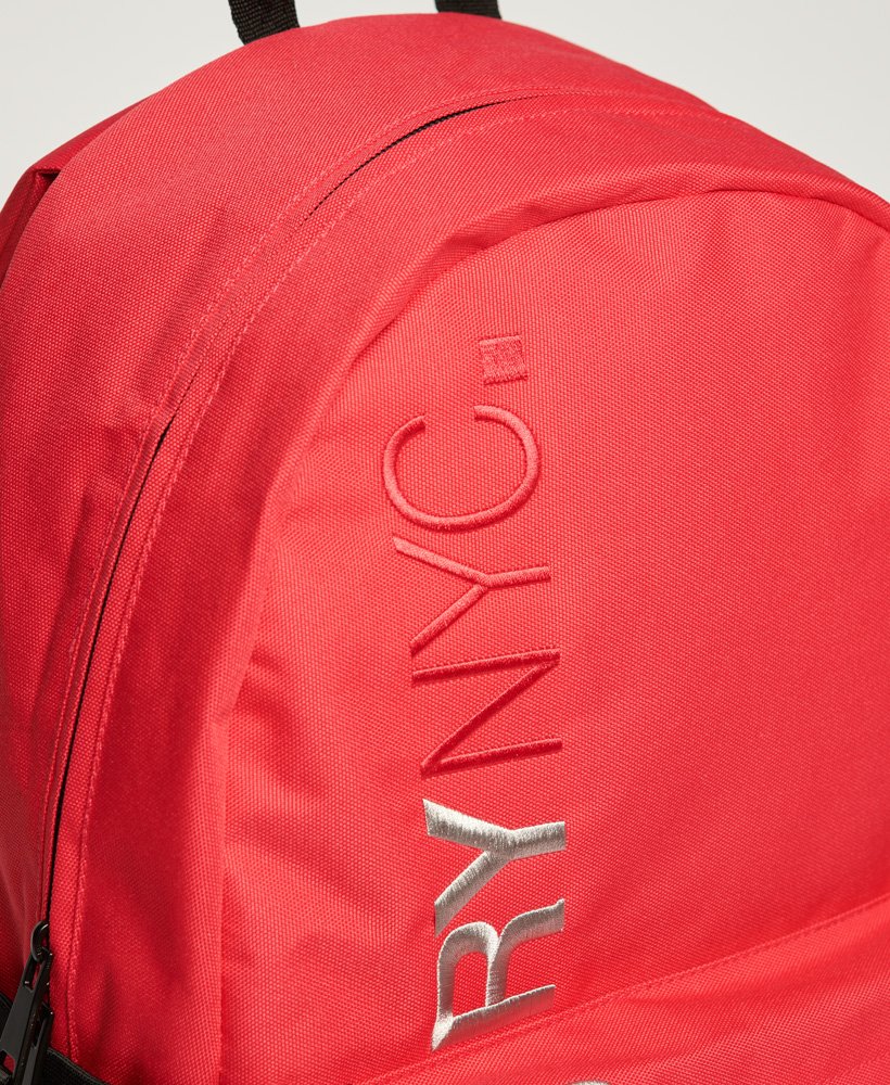 mochila nyc montana na cor rosa vibrante
