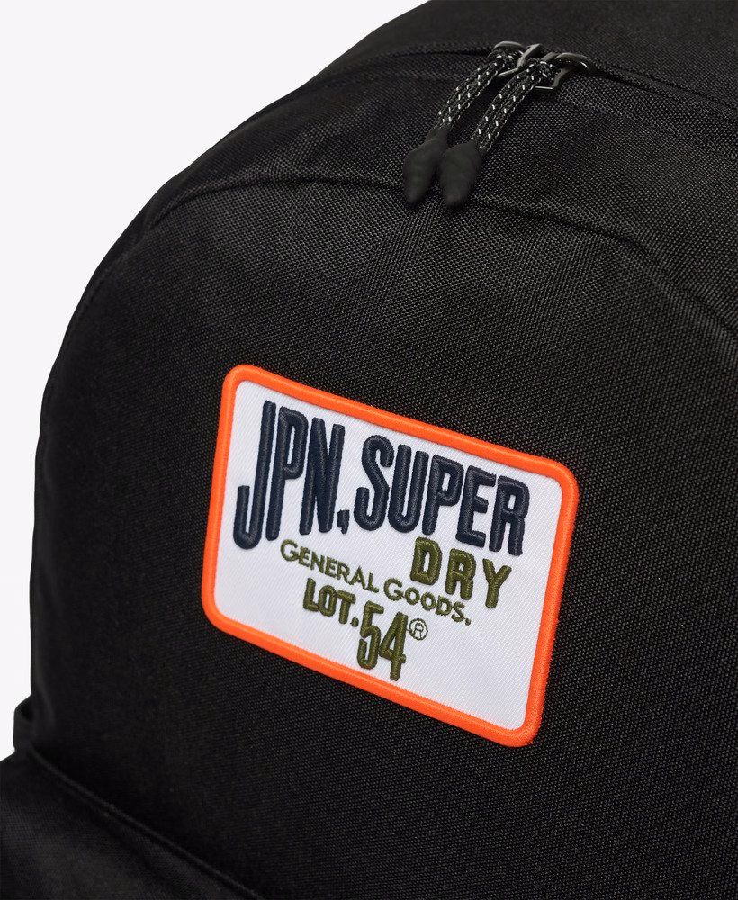 Mochila Montana com patches