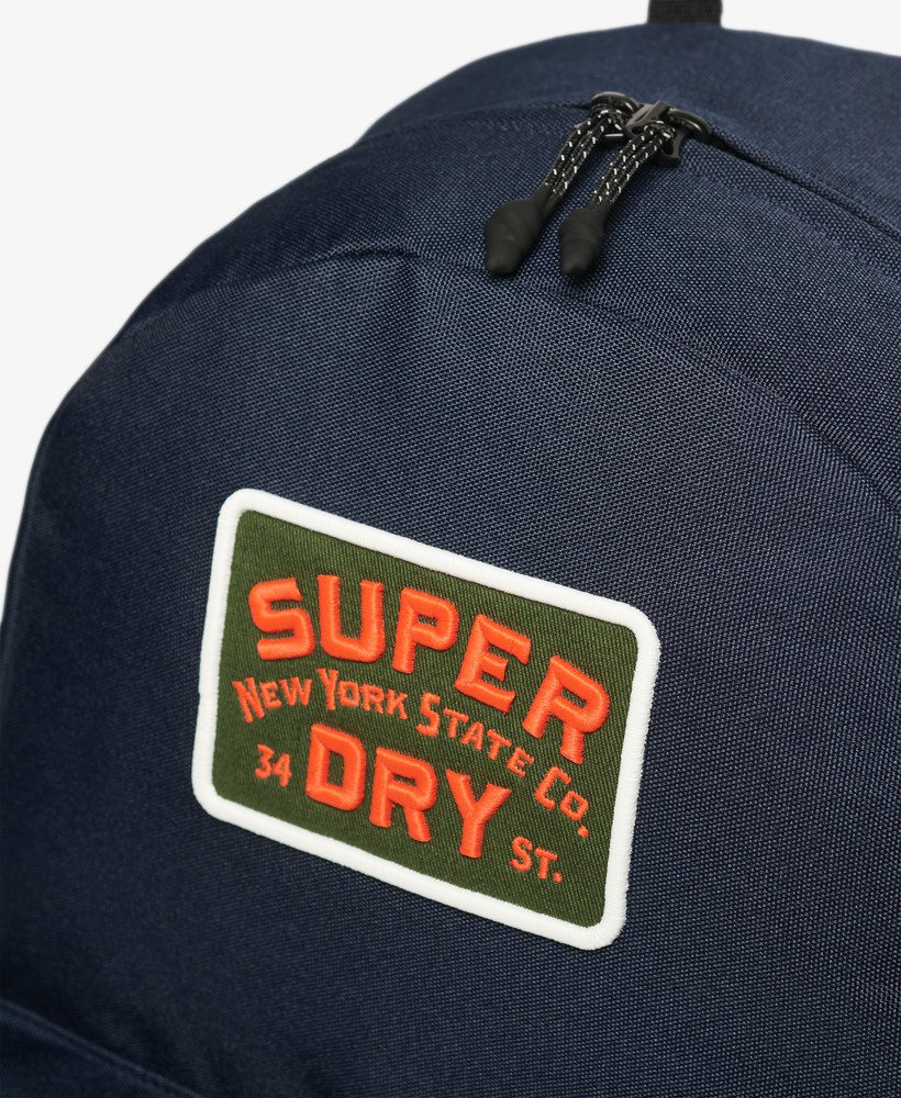 mochila montana patched na cor azul marinho