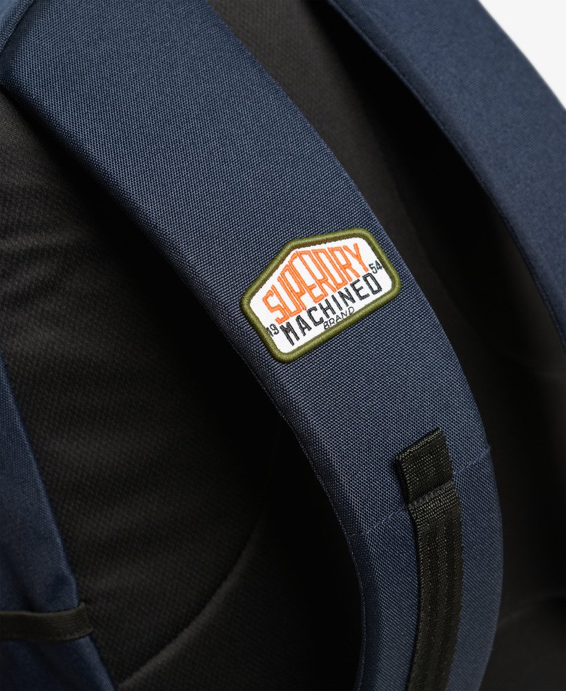 mochila montana patched na cor azul marinho