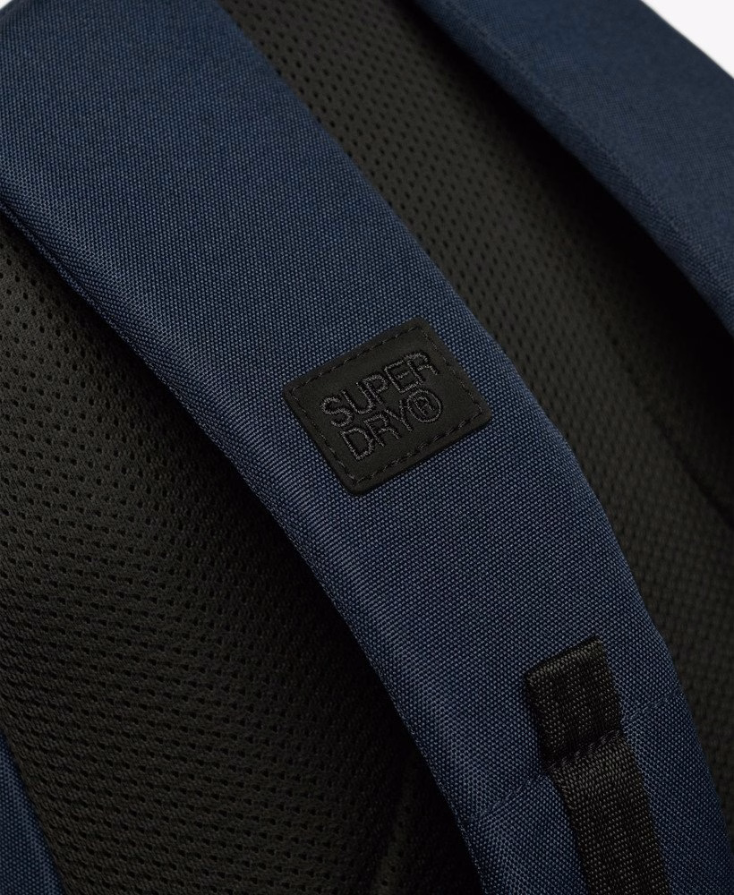 Mochila Montana com logo gráfico