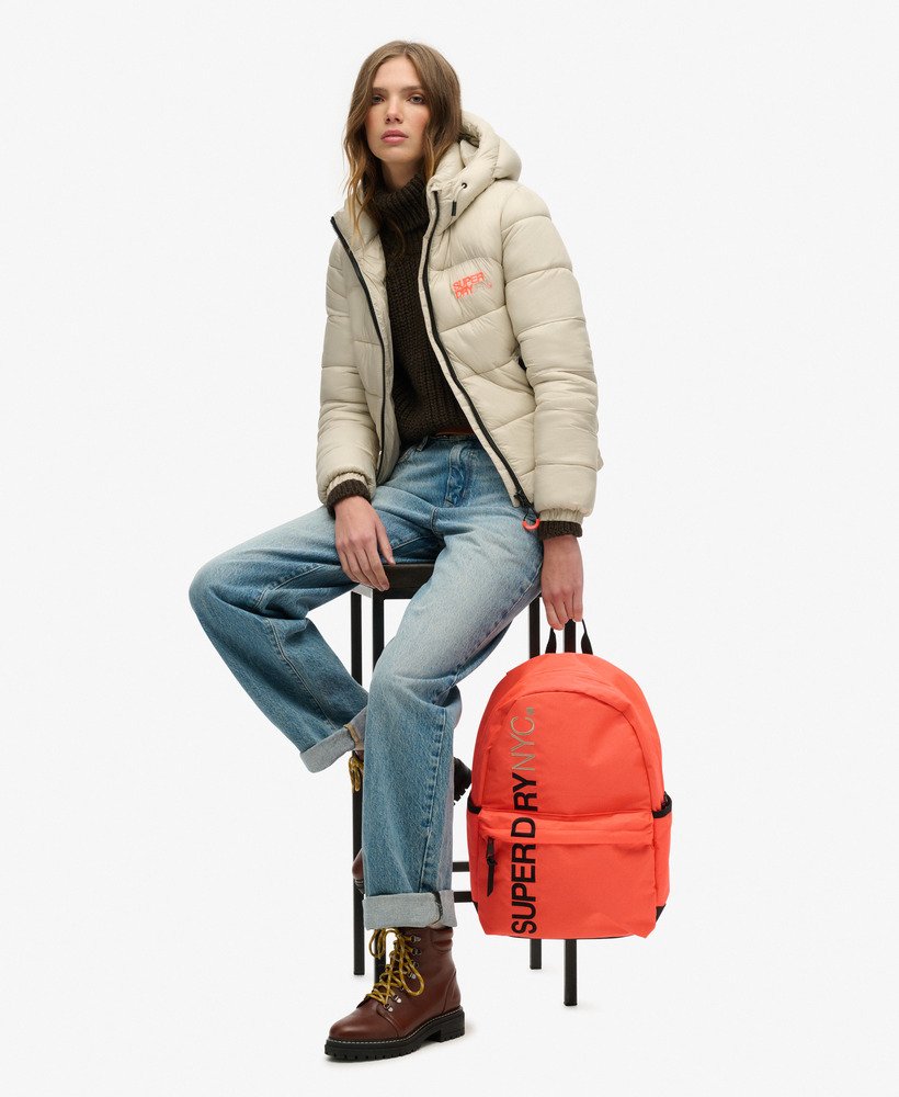 mochila nyc montana na cor coral vulcânico