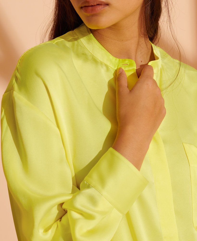 vestido camisa de seda de edição limitada na cor verde cuba