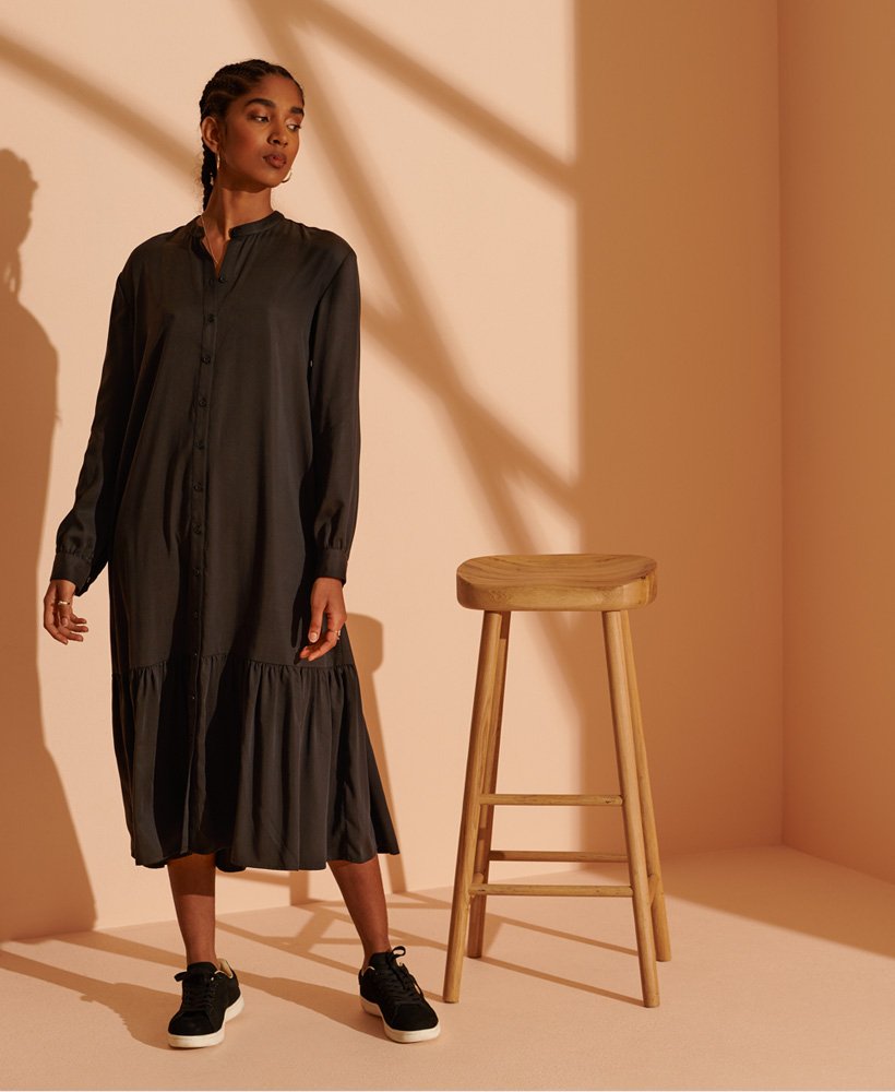 vestido camisa em camadas de edição limitada na cor preta.