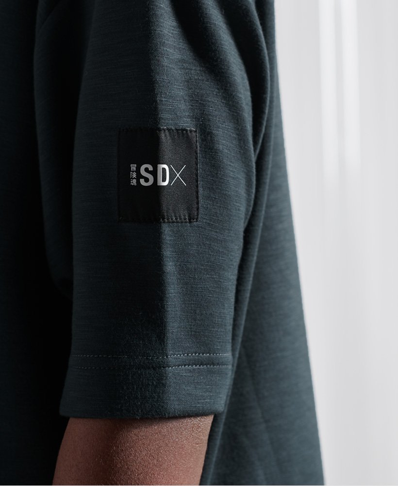 vestido de moletom sdx traction de edição limitada na cor cinza escuro.
