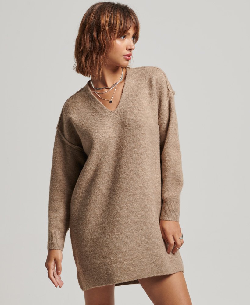 vestido suéter de malha com decote em v na cor camelo escuro mesclado.