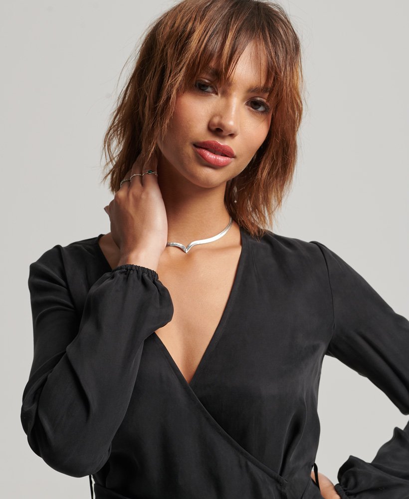 vestido curto cupro na cor preta