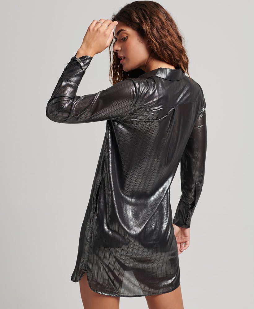 vestido camisa brilhante em pretoprata metálico