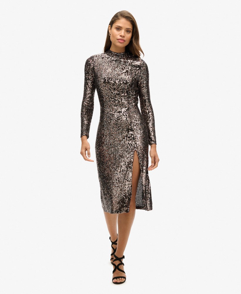 vestido midi de lantejoulas com decote nas costas em tons de prata e bronze.