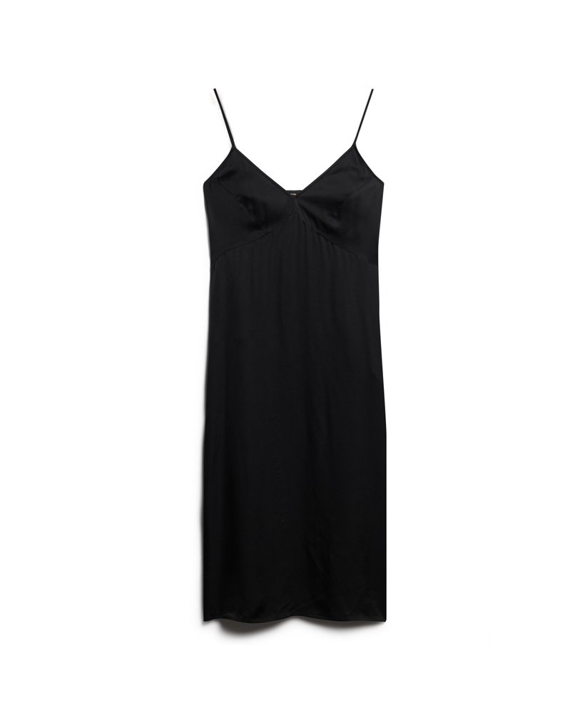 vestido midi de cetim preto com alças finas.