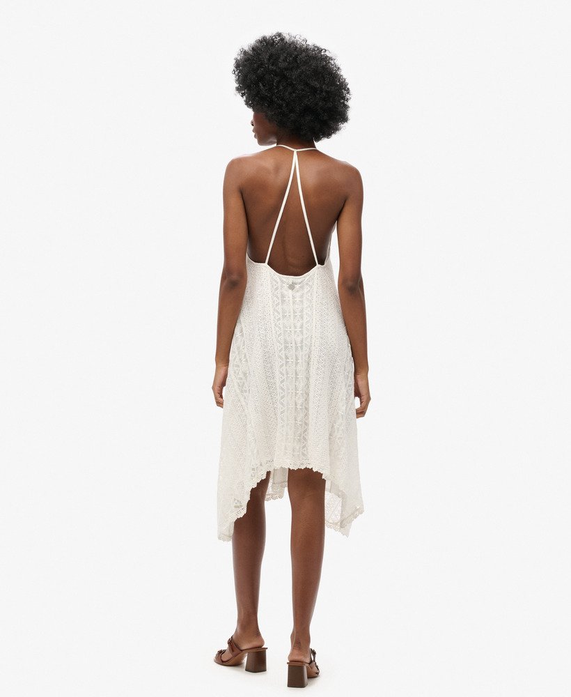 vestido midi todo em renda na cor branco off-white.
