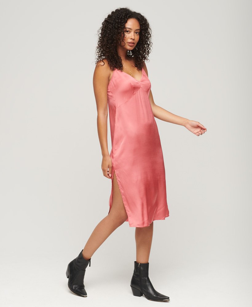 vestido midi de cetim com alças finas em rosa malva brilhante