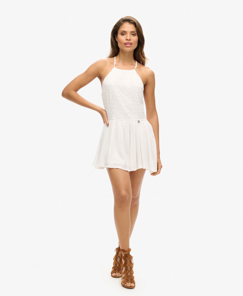 vestido curto vintage bordado em branco off-white