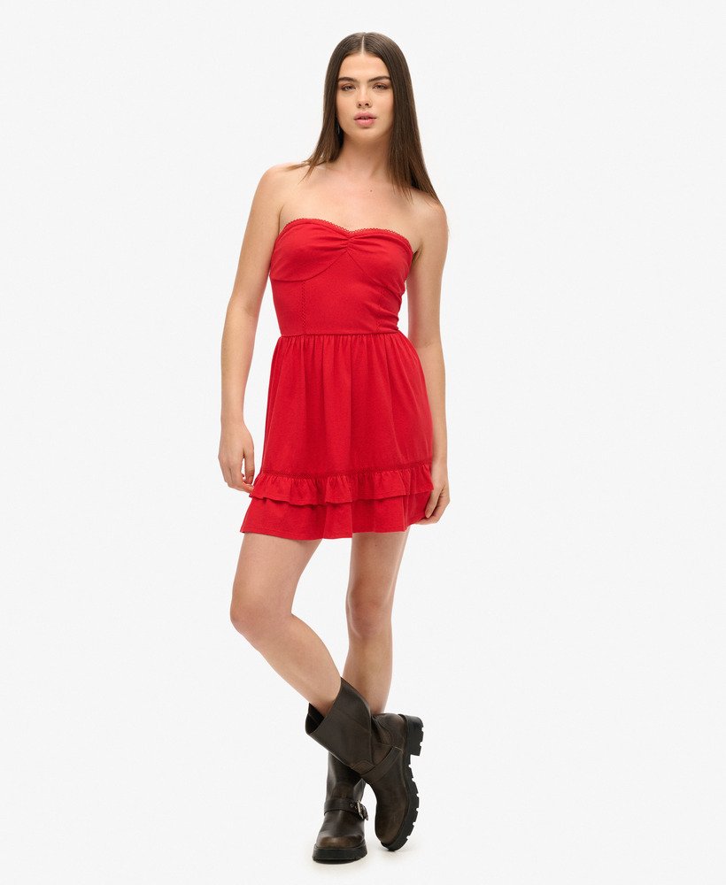 vestido curto bandeau de renda estilo anos 50 na cor vermelho risco.