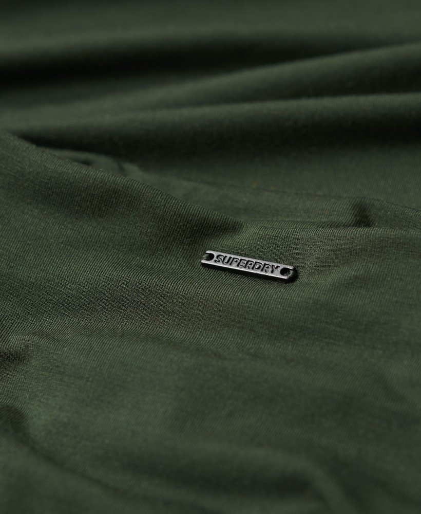 vestido midi franzido em jérsei na cor verde bolsa de viagem