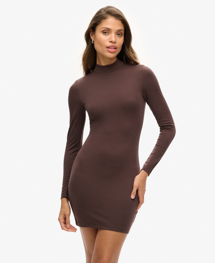 vestido curto de malha com gola alta e mangas compridas na cor marrom púrpura