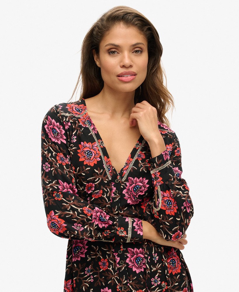 vestido curto de chá com decote em v e estampa floral mori marrom.
