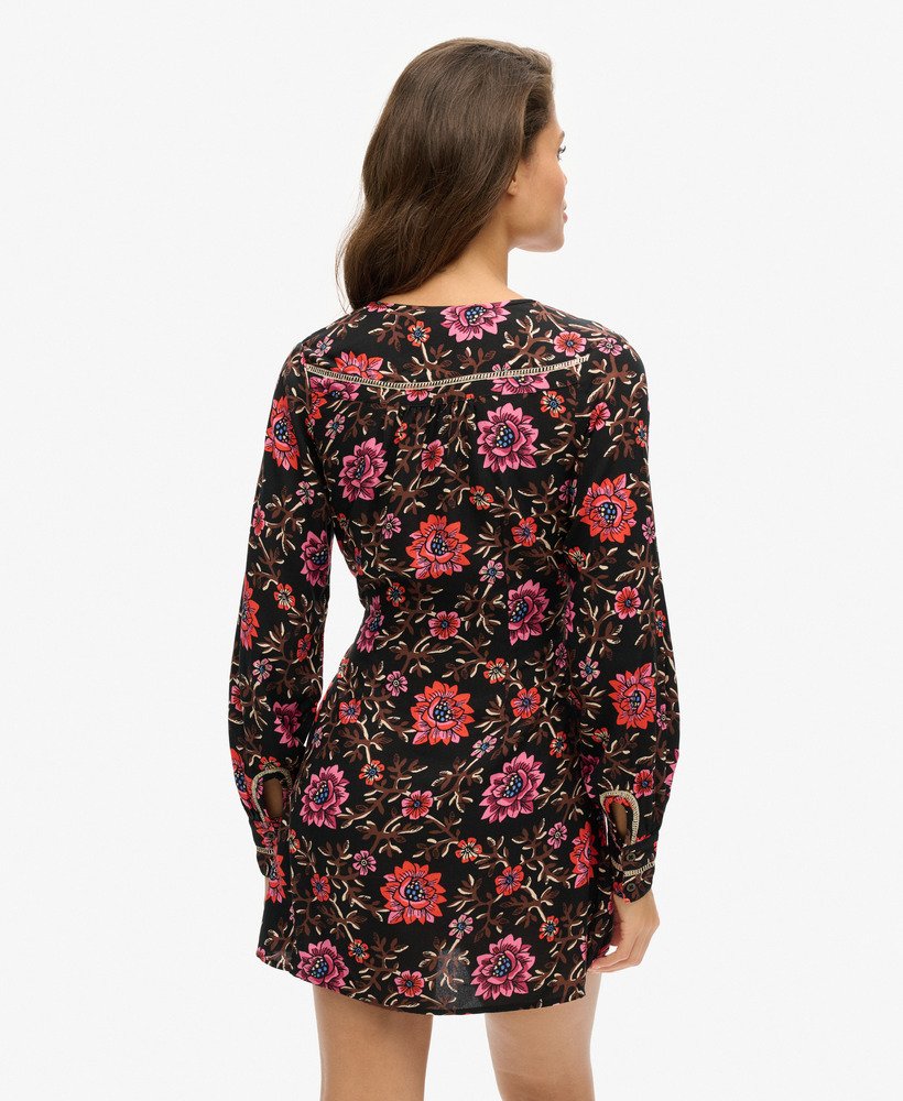 vestido curto de chá com decote em v e estampa floral mori marrom.