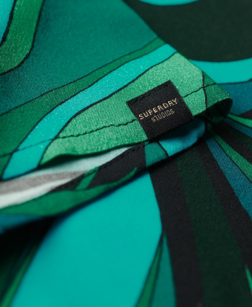 vestido curto estampado de manga comprida na cor verde presley