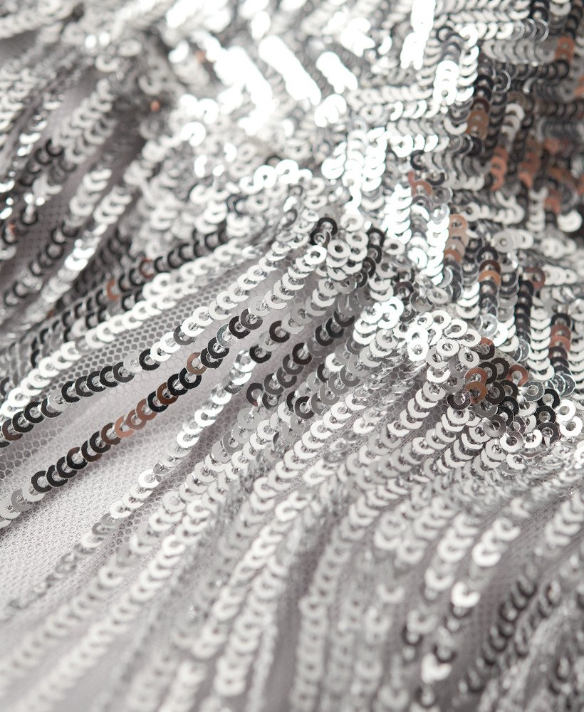 vestido curto de alças com franjas em lantejoulas prateadas