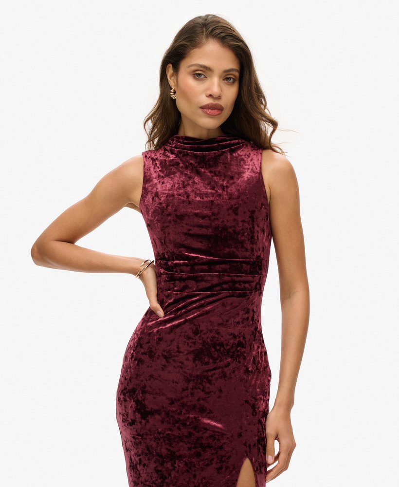 vestido longo de veludo na cor vermelho porto