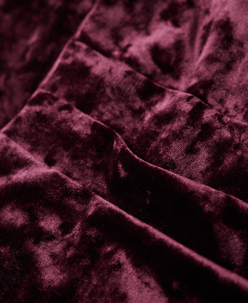 vestido longo de veludo na cor vermelho porto