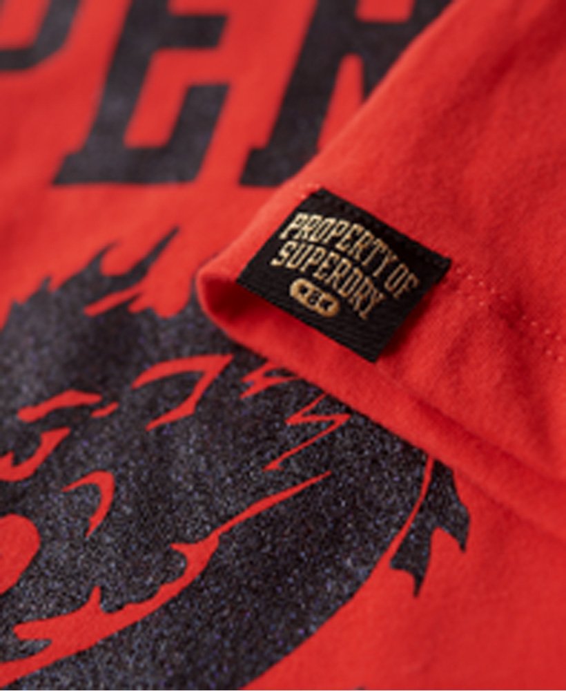 vestido camiseta estampado cny em vermelho pôr do sol