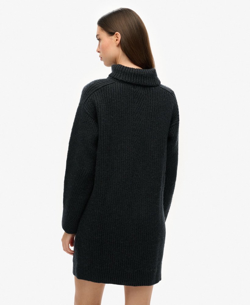 vestido suéter de gola alta em tricô na cor azul marinho eclipse