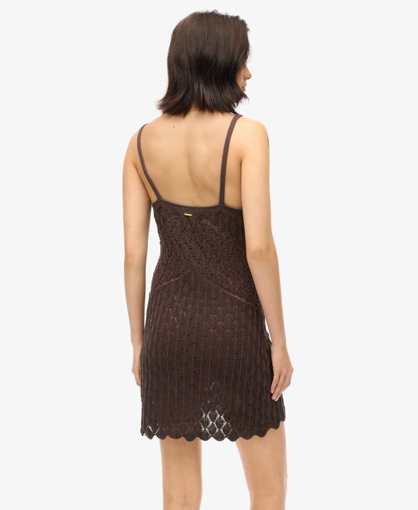 vestido curto de crochê estilo camisola na cor marrom carvalho escuro