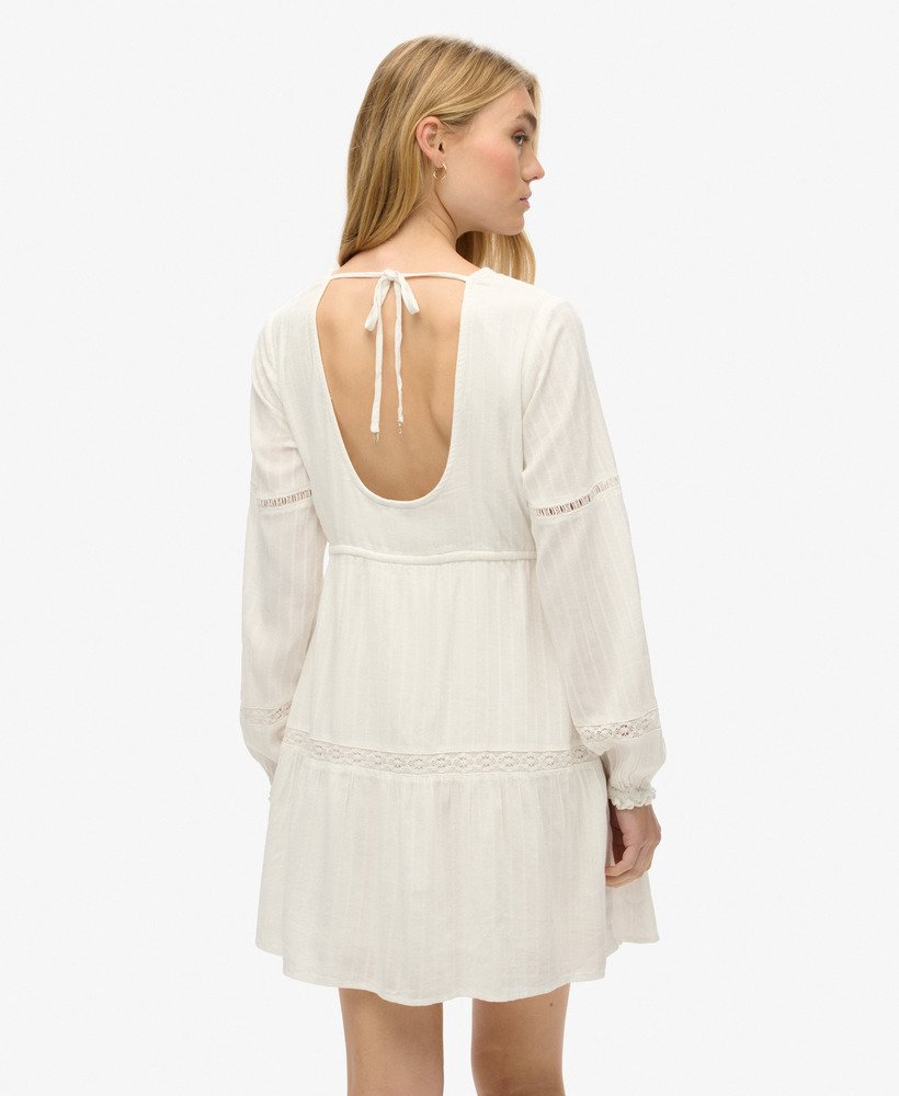 vestido curto ibiza de manga comprida com camadas na cor off white