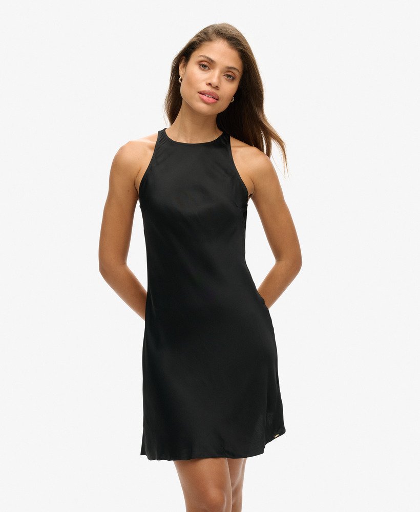 vestido curto de cetim estilo racer na cor preta.