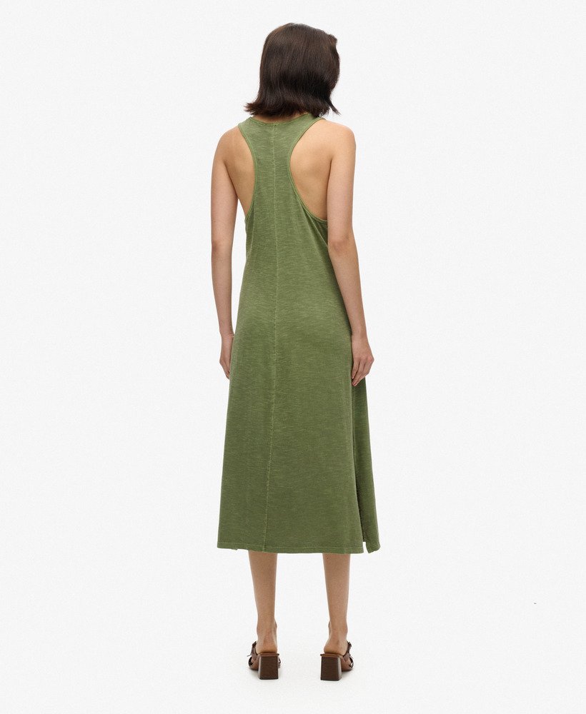 vestido midi de malha estilo colete para praia na cor cáqui oliva.