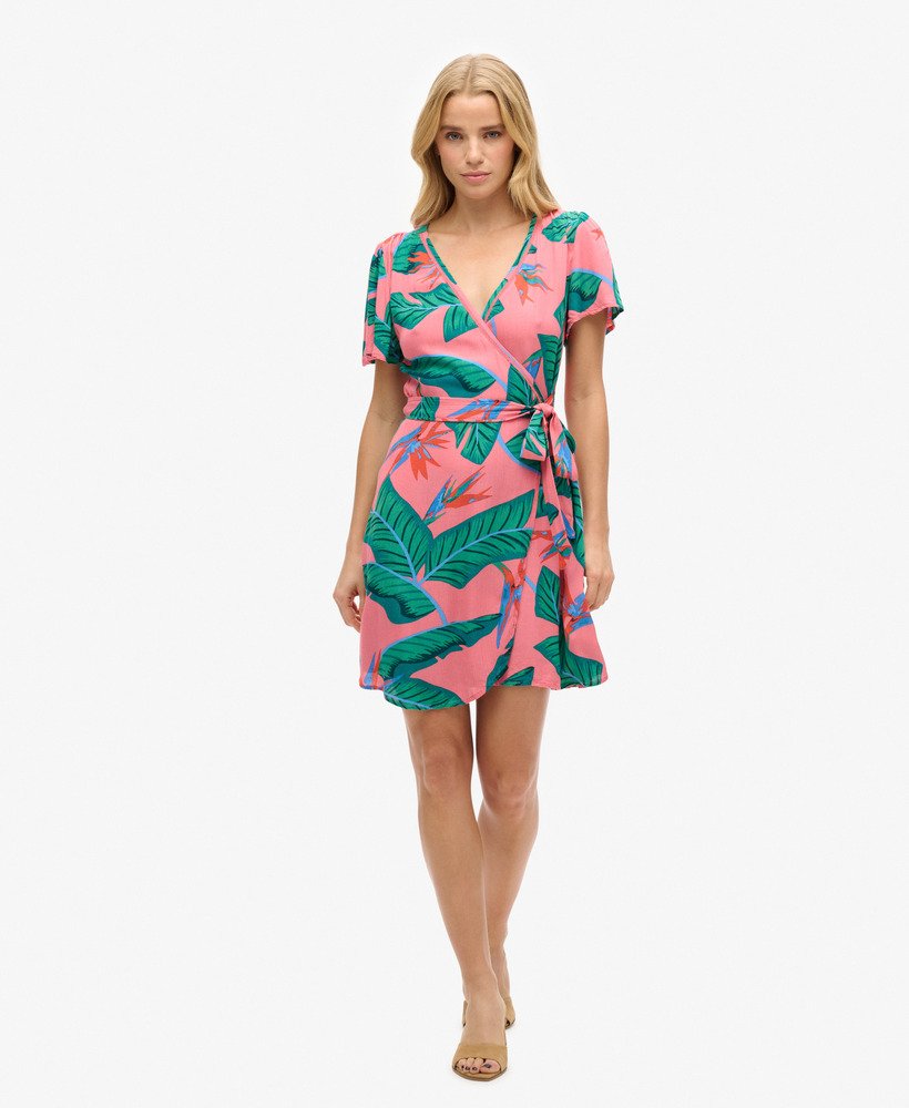 vestido curto envelope estampado em rosa paraíso