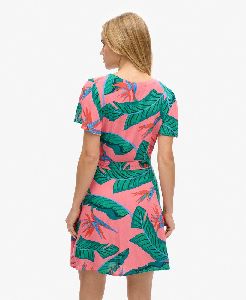 vestido curto envelope estampado em rosa paraíso