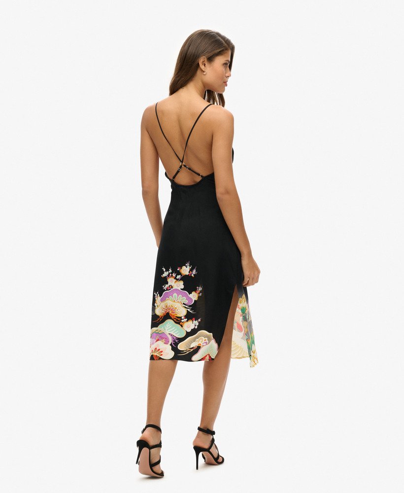 vestido midi de alças estampado na cor preta funetotsuru
