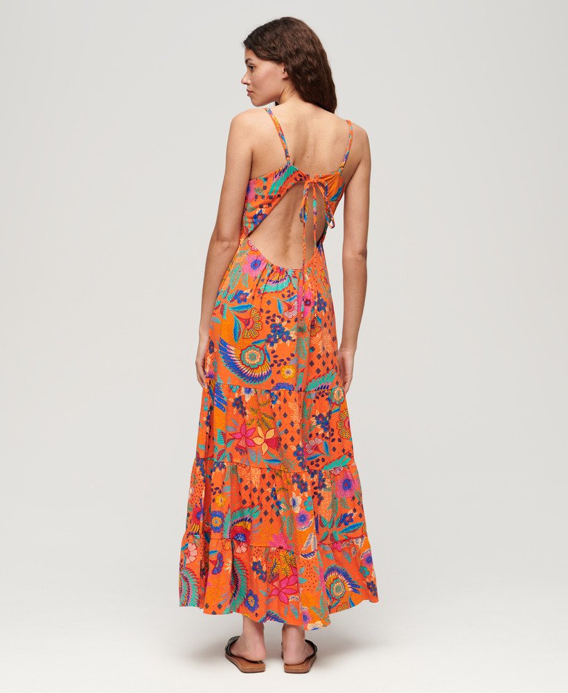 vestido longo de alcinha com detalhe franzido em estampa floral laranja vera.