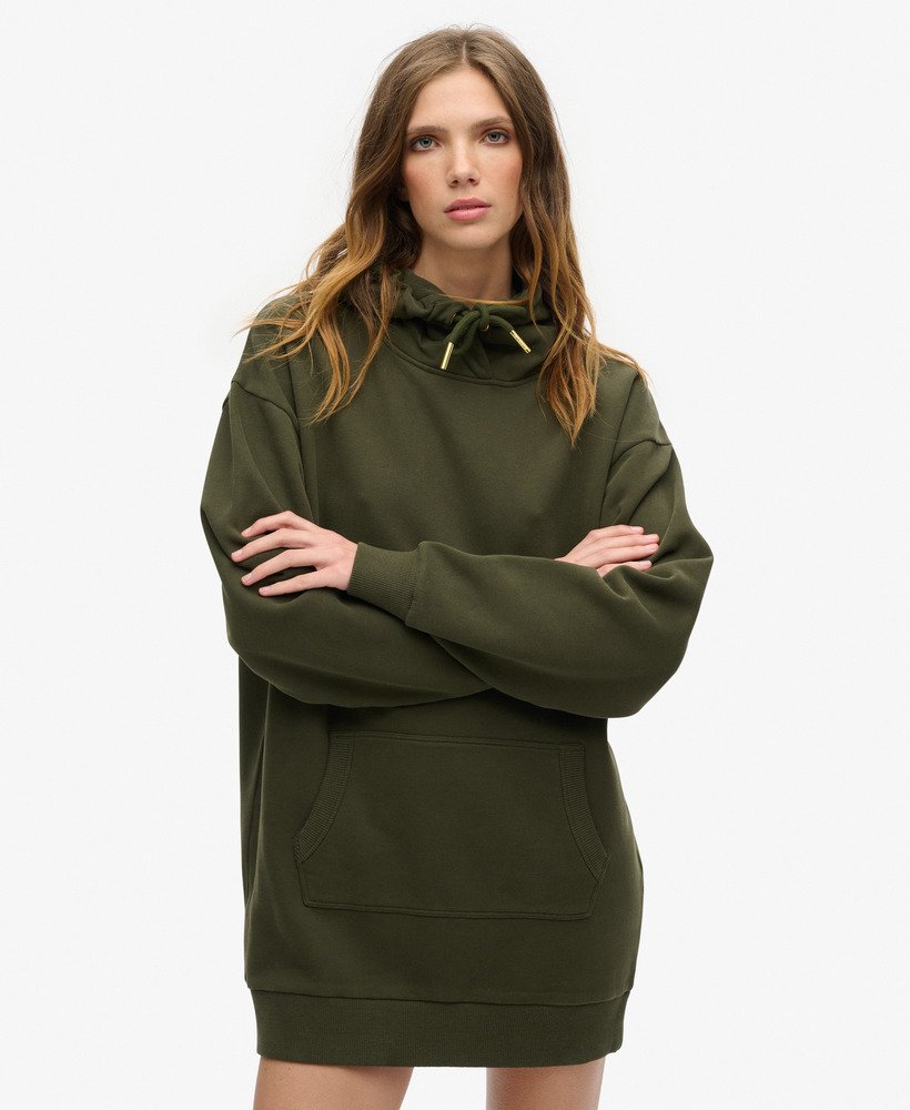 vestido com capuz e aplicações de strass estilo tatuagem na cor cáqui militar.