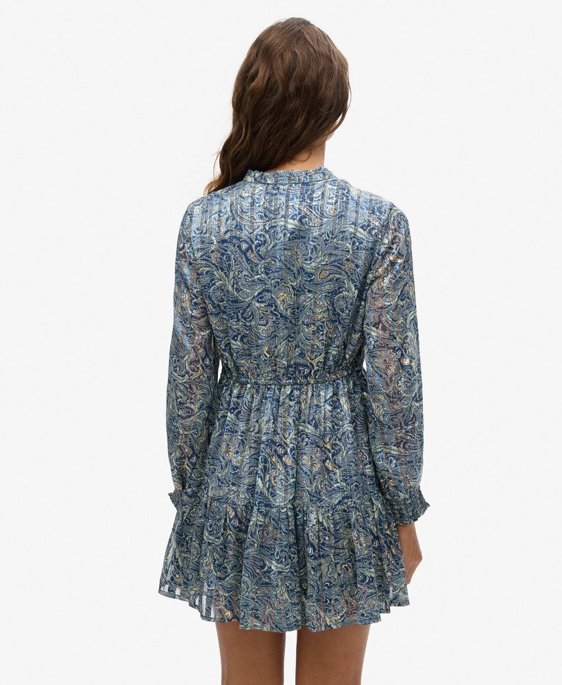 vestido curto metálico estampado de manga comprida em verde paisley com folhas.