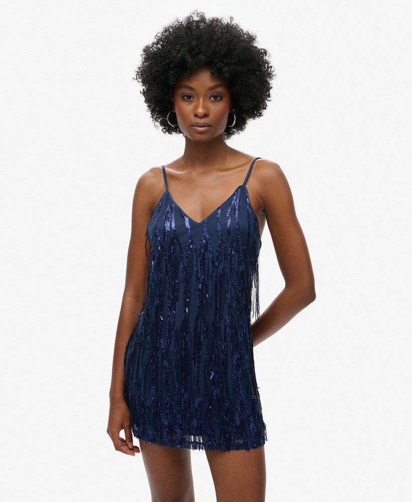 vestido curto de alcinha com decote em v e franjas em lantejoulas azul-marinho.