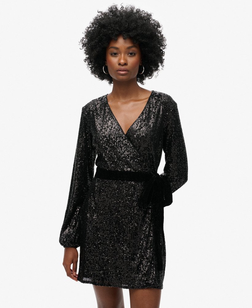 vestido curto envelope de veludo com lantejoulas pretas