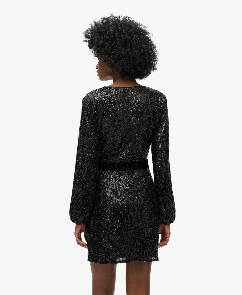 vestido curto envelope de veludo com lantejoulas pretas