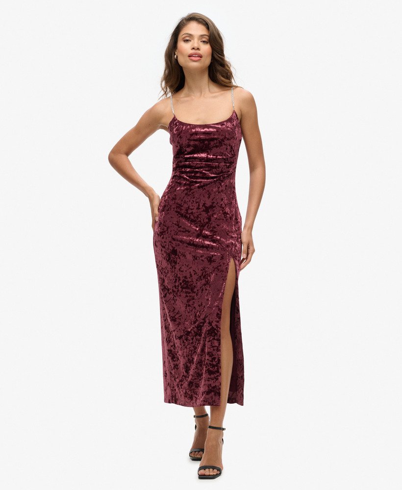 vestido longo de veludo com strass na cor bordô.