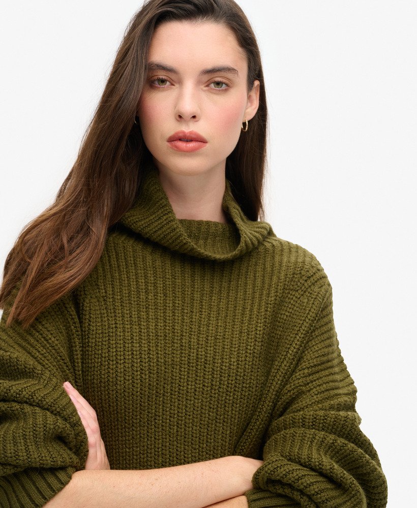 vestido suéter de malha canelada grossa na cor verde musgo escuro