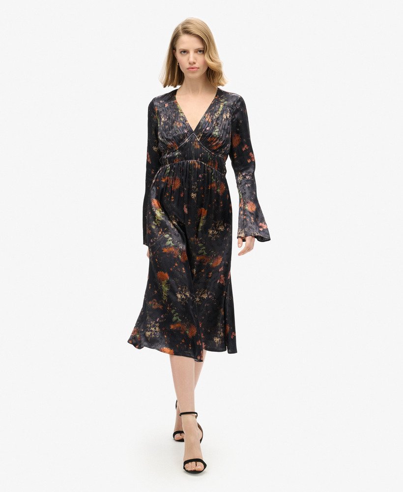 vestido midi jacquard com mangas flare na cor alpine lake black.