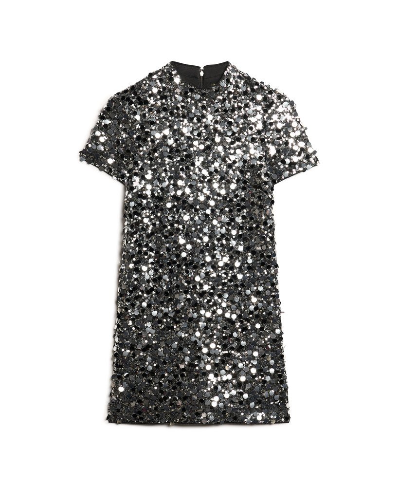 vestido curto de lantejoulas prateadas estilo camiseta.