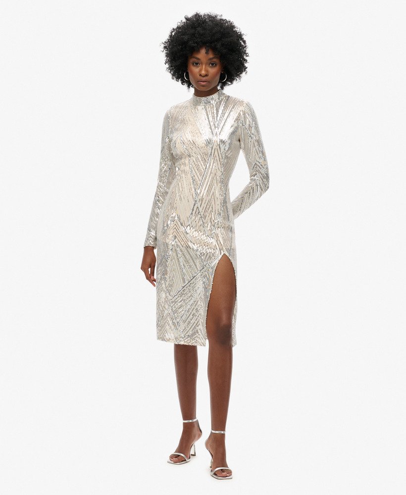 vestido midi de mangas compridas com decote nas costas e lantejoulas prateadas.