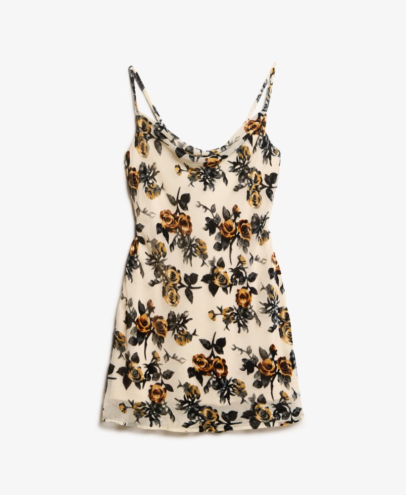 vestido curto de alcinha com decote drapeado em devoré e estampa floral laranja queimado.